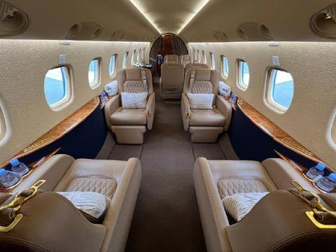Открыть на весь экран Embraer Legacy 600 0